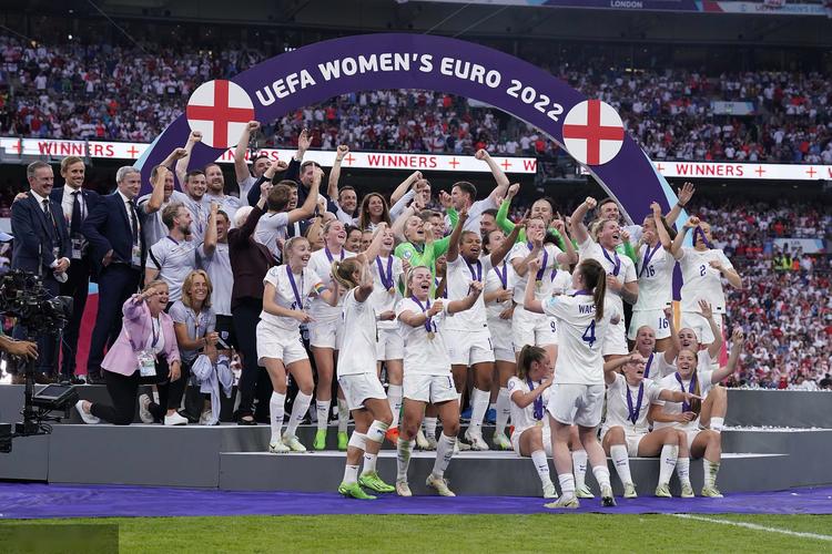 女足英格兰欧洲杯冠军（女足欧洲杯历届冠军）